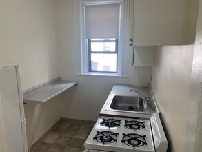 1148 Commonwealth Ave in Boston, MA - Foto de edificio - Building Photo