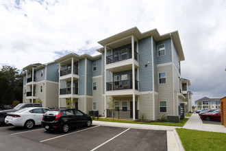 College Vue in Pensacola, FL - Foto de edificio - Building Photo