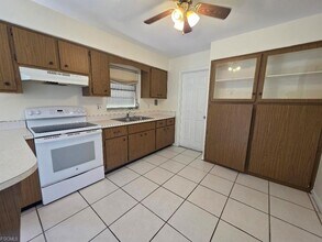 1512 Huntdale St E in Lehigh Acres, FL - Building Photo - Building Photo