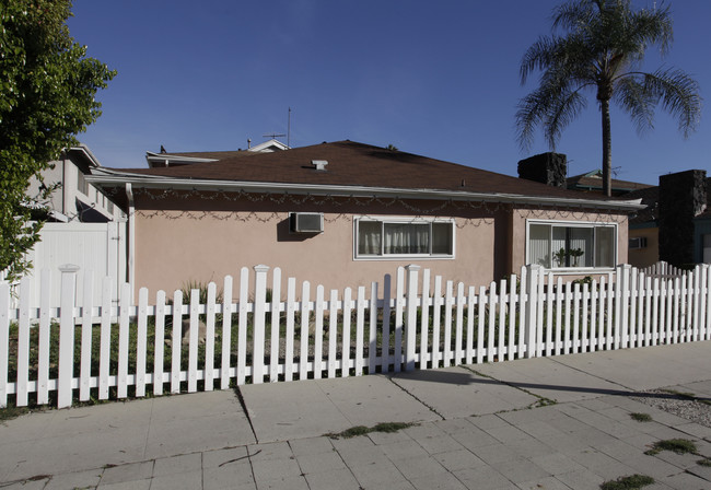 6658 Wilkinson Ave in North Hollywood, CA - Building Photo - Building Photo