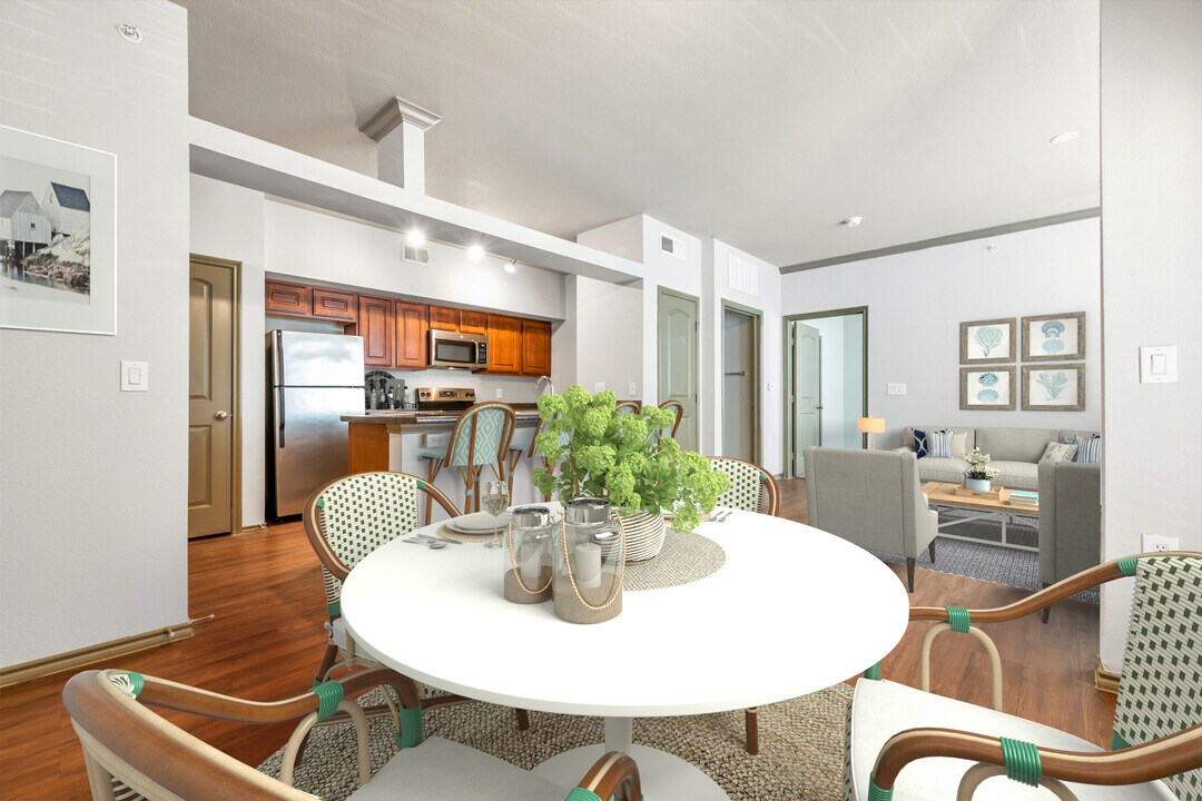 Lakeside Villas (Dallas) in Grand Prairie, TX - Building Photo