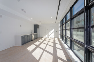 1417 Belmont St NW in Washington, DC - Building Photo - Interior Photo