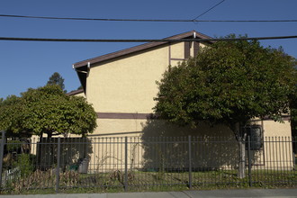 117 Shepherd Ave in Hayward, CA - Building Photo - Building Photo