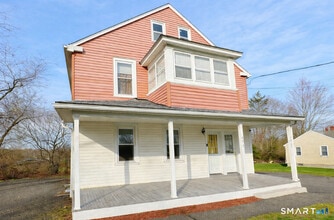 493 High St in Milford, CT - Building Photo - Building Photo