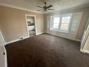 2202 Tate Ave in Cleveland, OH - Foto de edificio - Building Photo