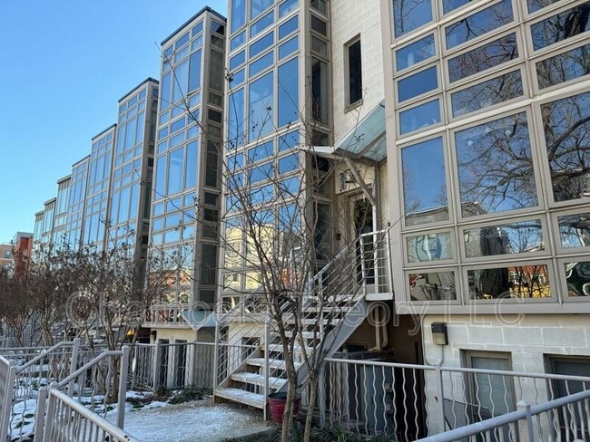 property at 211 R St NE