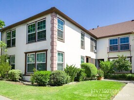 2004 N Vermont Ave in Los Angeles, CA - Building Photo