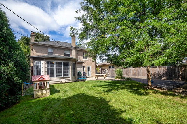 915 Indian Rd in Glenview, IL - Building Photo - Building Photo