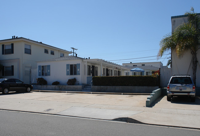 1549 Oliver Ave in San Diego, CA - Building Photo - Building Photo