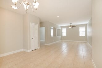 9185 Drifting Bay St in Las Vegas, NV - Foto de edificio - Building Photo