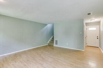 11227 Henge Dr in Austin, TX - Building Photo - Building Photo
