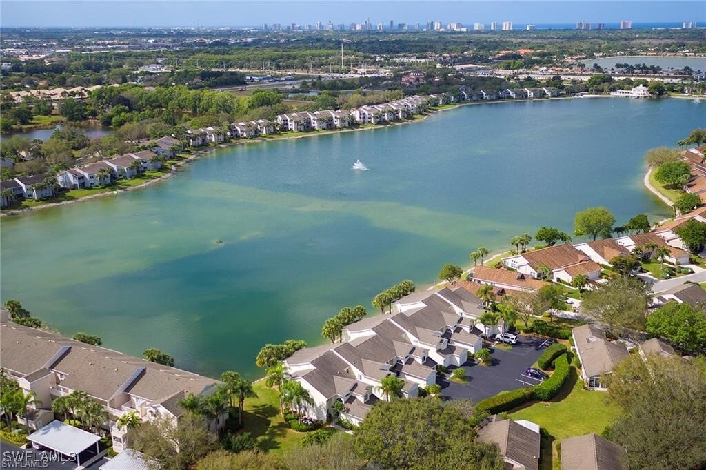 2864 Mizzen Way in Naples, FL - Building Photo