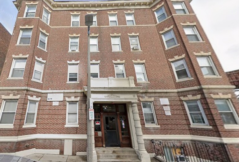 126 Warren St, Unit G3 in Boston, MA - Foto de edificio