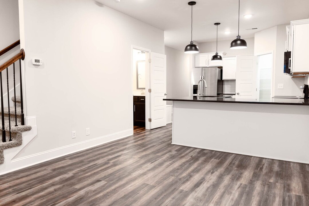 216 Drayton Dr-Unit -Unit G in Clarksville, TN - Building Photo