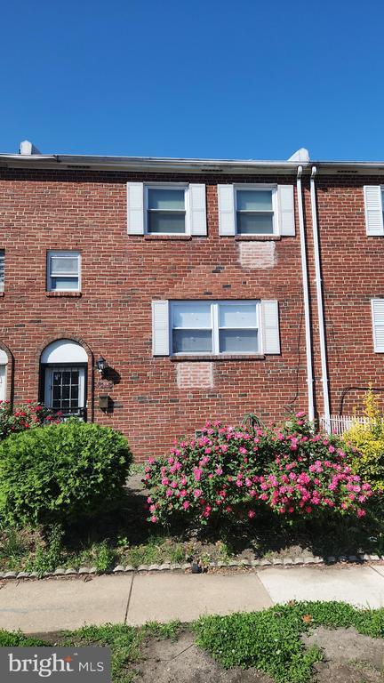 7028 Lark Pl in Philadelphia, PA - Building Photo - Building Photo