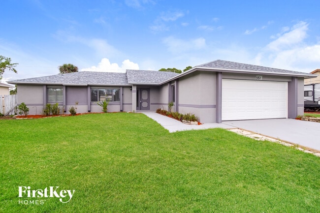 551 Firestone St NE in Palm Bay, FL - Foto de edificio - Building Photo