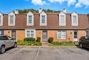 2421 Julie Ct in Virginia Beach, VA - Building Photo