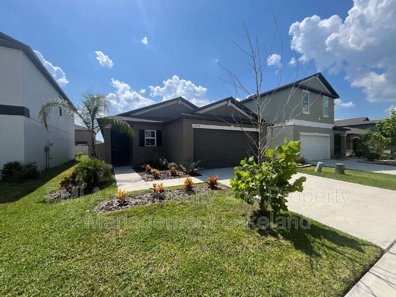 1792 Yellow Trl in Lakeland, FL - Building Photo