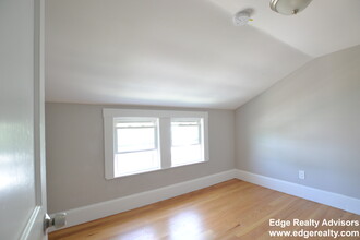 39 Trapelo St, Unit 2 in Boston, MA - Building Photo - Building Photo