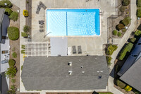 3558 Apple Blossom Way in Oceanside, CA - Building Photo - Building Photo