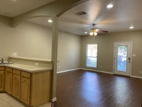 300-306 E Main St in Lancaster, TX - Building Photo - Building Photo