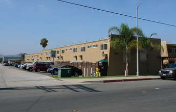 Casa Bonita in El Cajon, CA - Building Photo - Building Photo