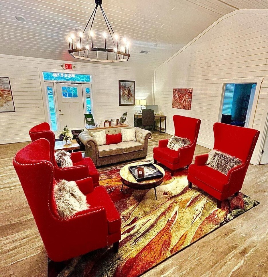 Highland Park Luxury Apartments & Townhomes in Triadelphia, WV