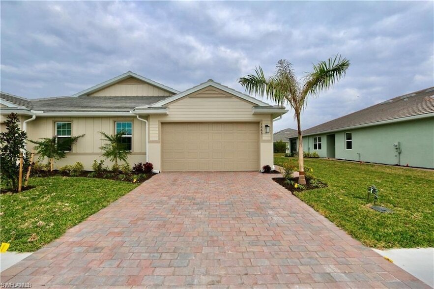 1063 Enbrook Lp in Naples, FL - Building Photo