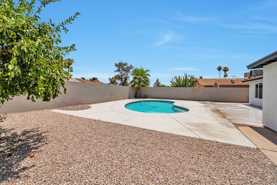 906 W Colgate Dr in Tempe, AZ - Building Photo