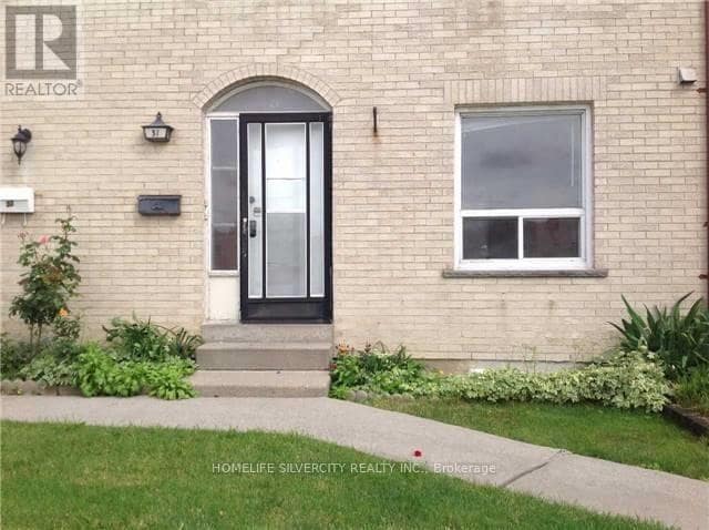 property at 7440-7440 Goreway Dr