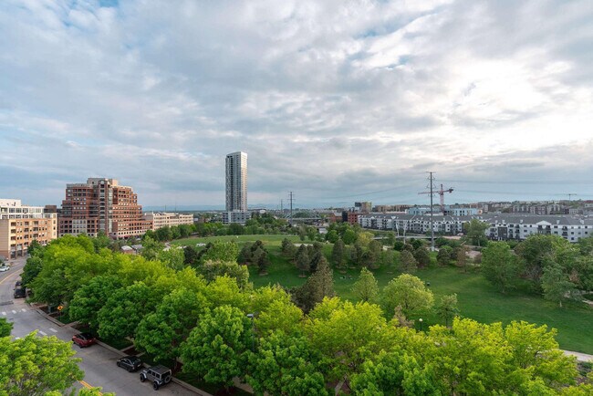 1750 Little Raven St in Denver, CO - Foto de edificio - Building Photo