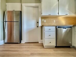 6 Fairview Ave, Unit #1 in Watertown, MA - Building Photo - Building Photo