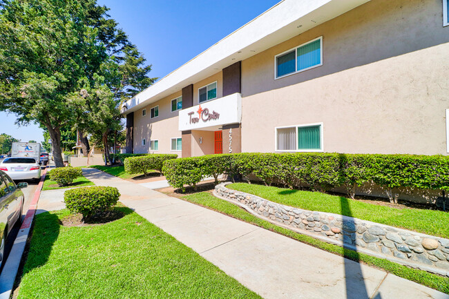 Towne Center Garden Apartments in Riverside, CA - Building Photo - Building Photo