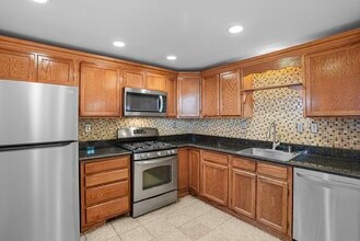 237 South St in Shrewsbury, MA - Building Photo - Building Photo