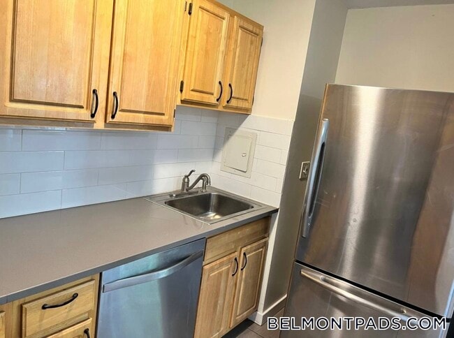 125 Trapelo Rd in Belmont, MA - Foto de edificio - Building Photo