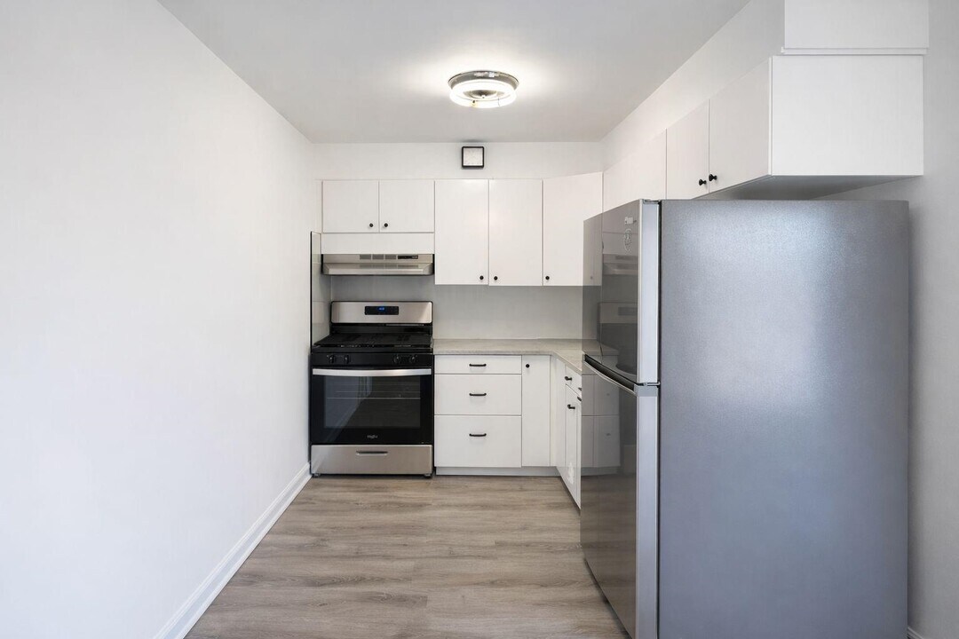 2200 Paterson Plank Rd in North Bergen, NJ - Building Photo