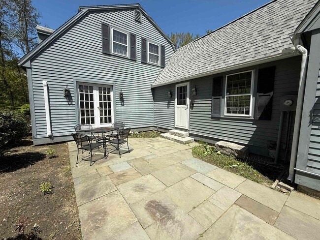 5 Gove Rd in Exeter, NH - Building Photo - Building Photo