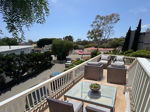 330 Y Pl in Laguna Beach, CA - Building Photo - Building Photo