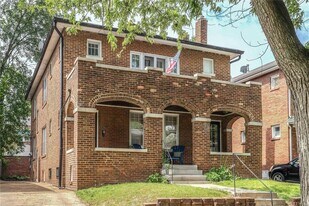 7124 Tulane Ave in University City, MO - Building Photo