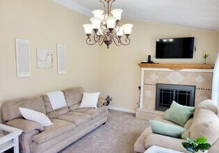 6440 Marvin Gdns in Tobyhanna, PA - Building Photo - Building Photo