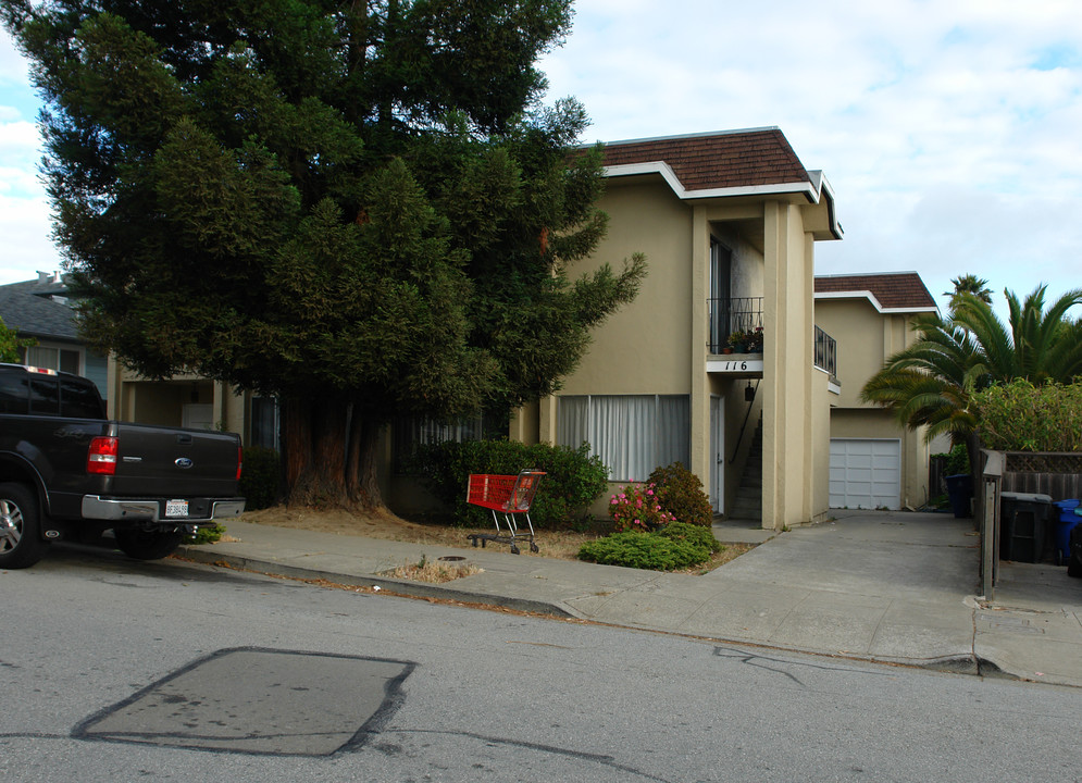 116 Chadbourne Ave in Millbrae, CA - Building Photo