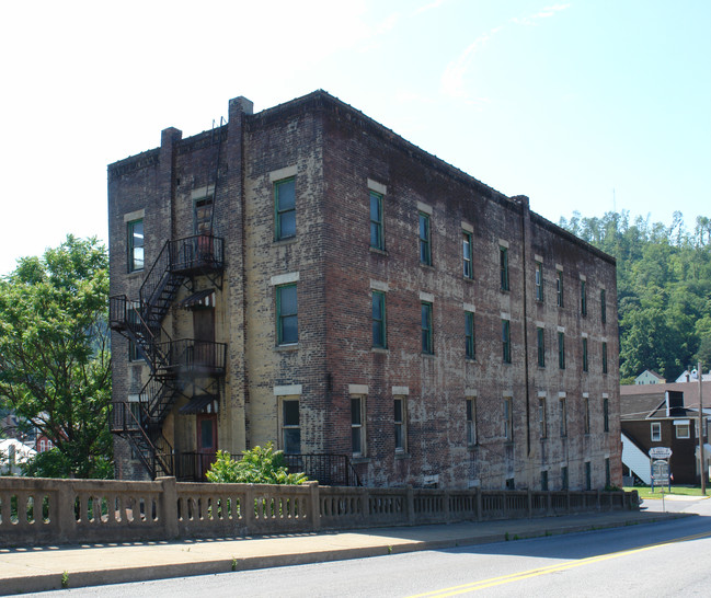 401 Chestnut St in Johnstown, PA - Building Photo - Building Photo