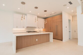 333 NE Spanish Ct in Boca Raton, FL - Building Photo - Building Photo