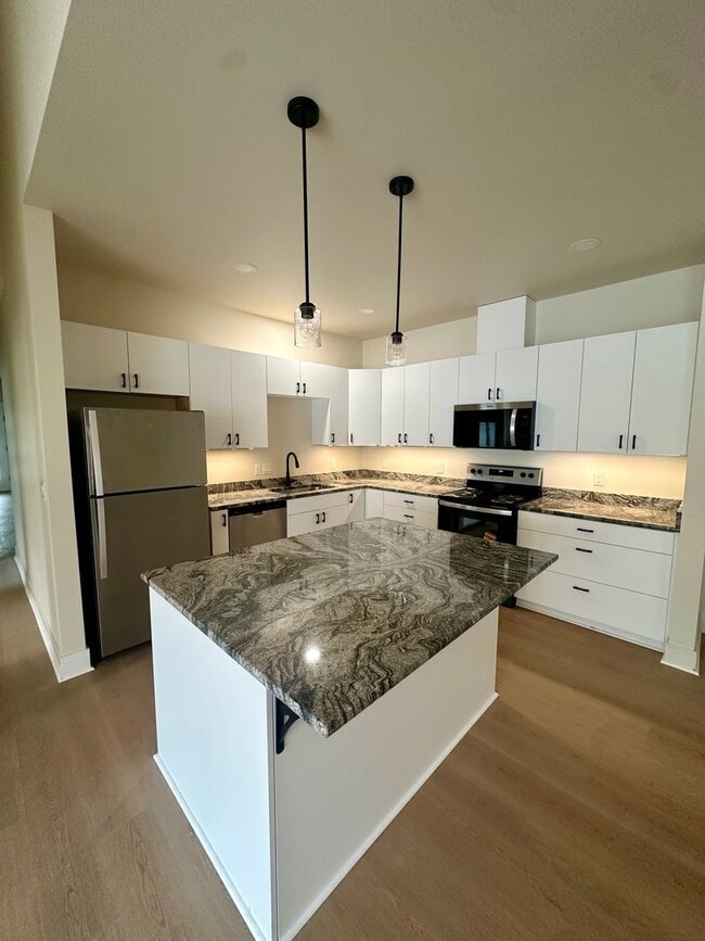 767-773 S 10th St in Lebanon, OR - Building Photo - Building Photo