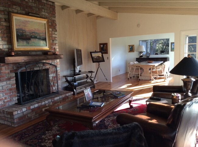 3256 Martin Rd in Carmel By The Sea, CA - Building Photo - Building Photo