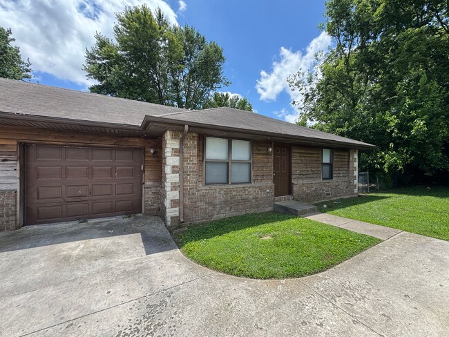 property at 919 N Homewood Ave