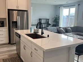 630 Golden Violet Way in Dixon, CA - Building Photo - Building Photo