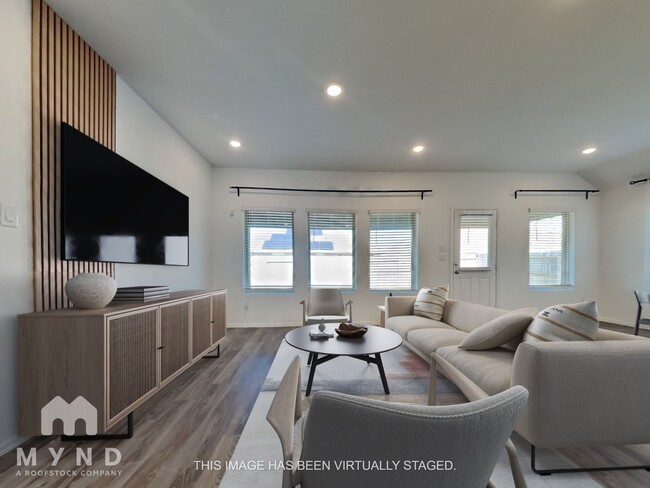 2901 Aurora Oaks