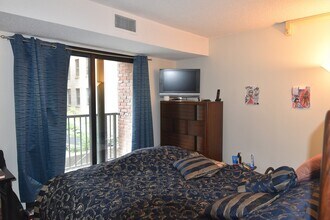 41 Marion St, Unit 1R in Brookline, MA - Building Photo - Building Photo