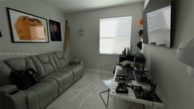 212 SW 179th Ave in Pembroke Pines, FL - Building Photo - Building Photo